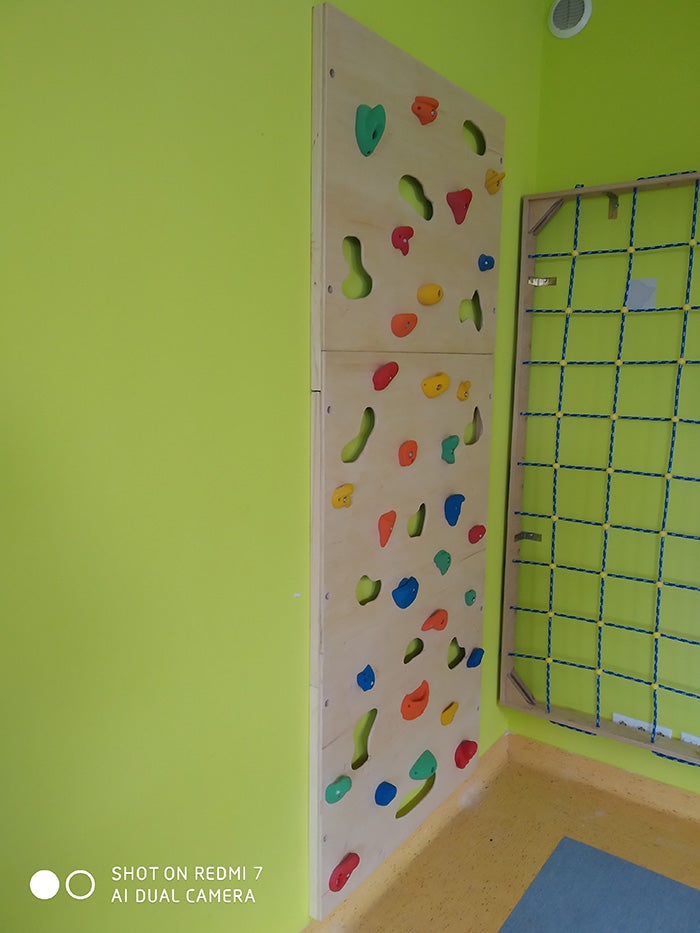 Ścianka wspinaczkowa mocowana do ściany 240 cm x 125 cm